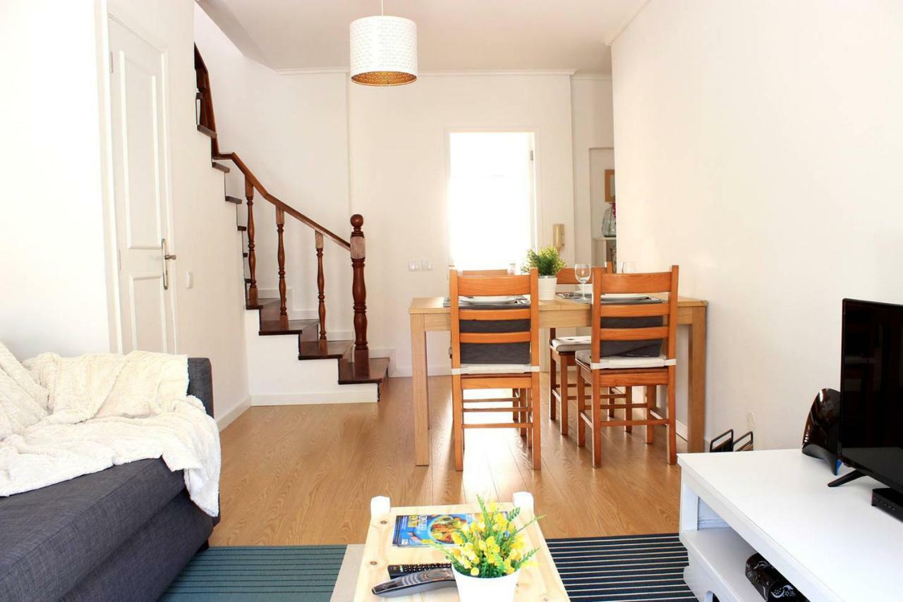 Lovely Apartment In The Center Of Aveiro Esterno foto