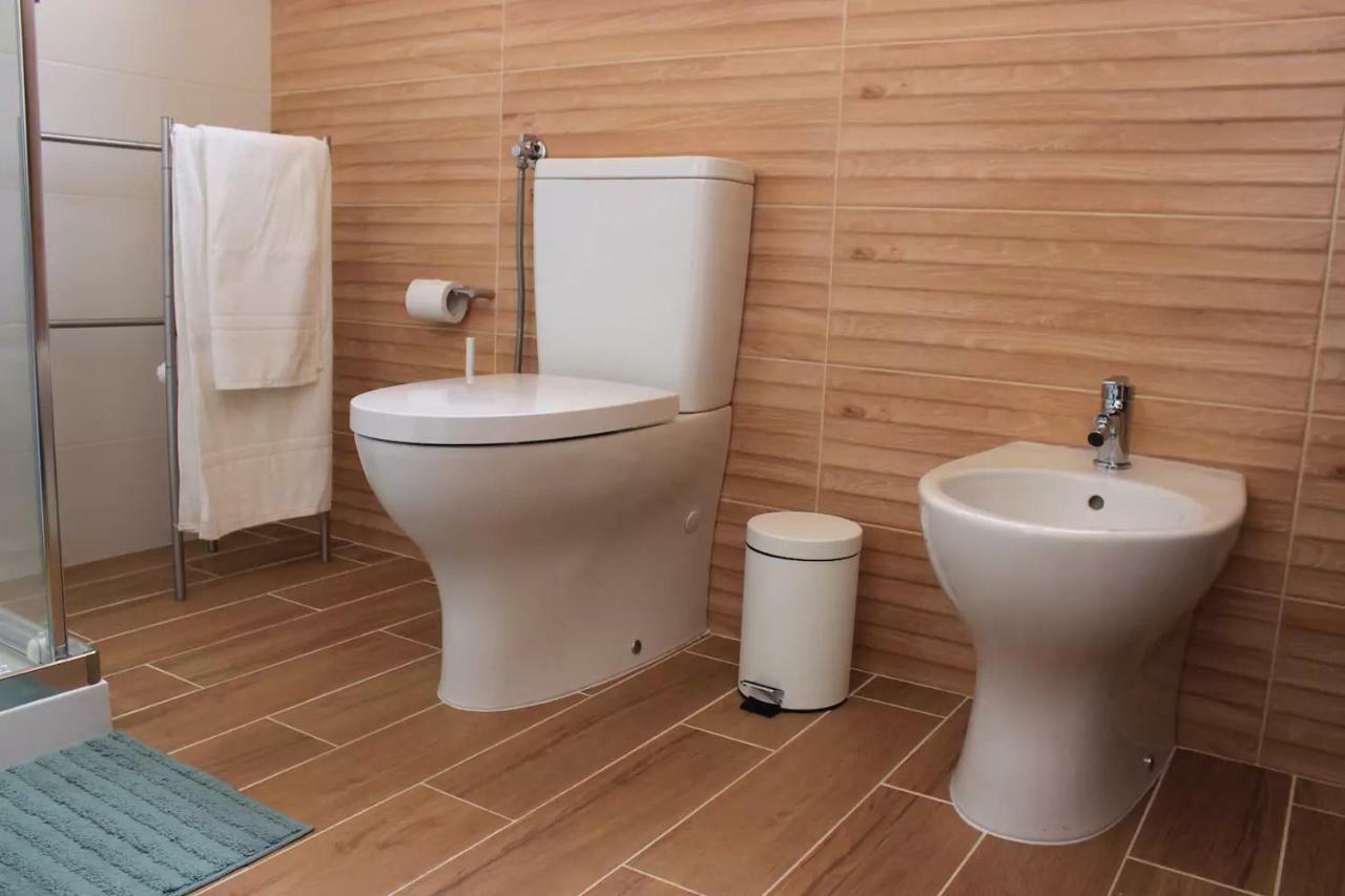 Lovely Apartment In The Center Of Aveiro Esterno foto